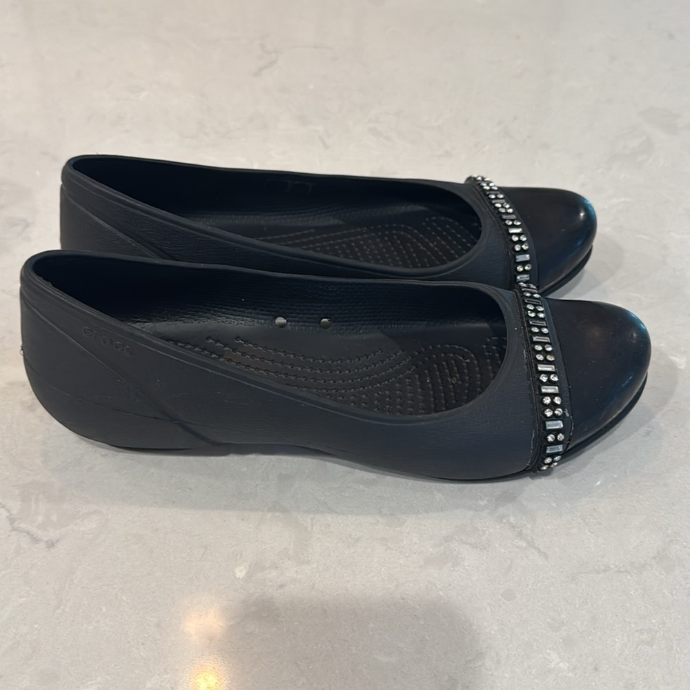 CROCS Women’s Rhinestone Flats Cap Toe Black Size 8 - Picture 3 of 7